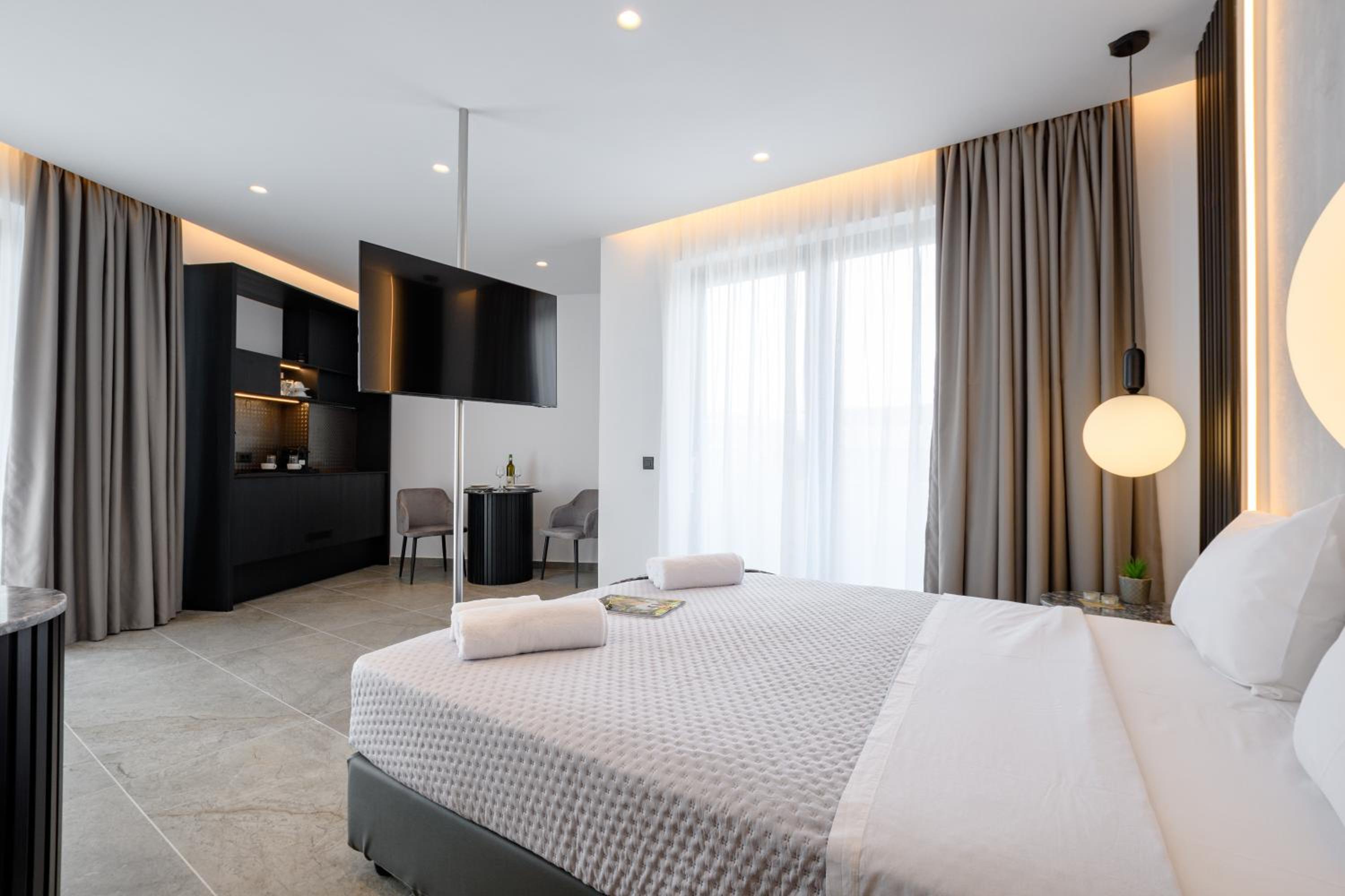 EcoHeaven Suites
