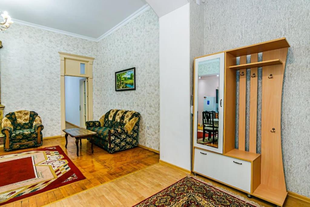 Fsincan House Centre 3 room