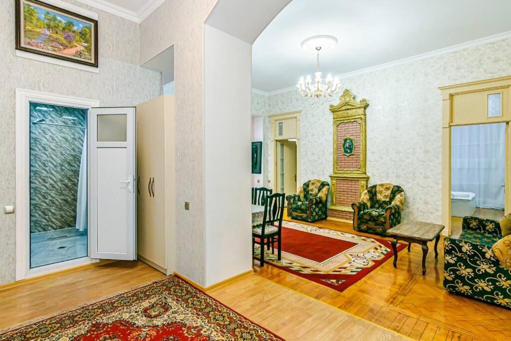 Fsincan House Centre 3 room