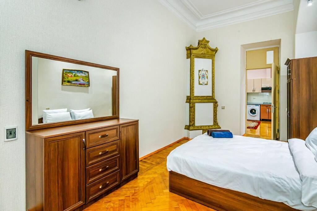 Fsincan House Centre 3 room