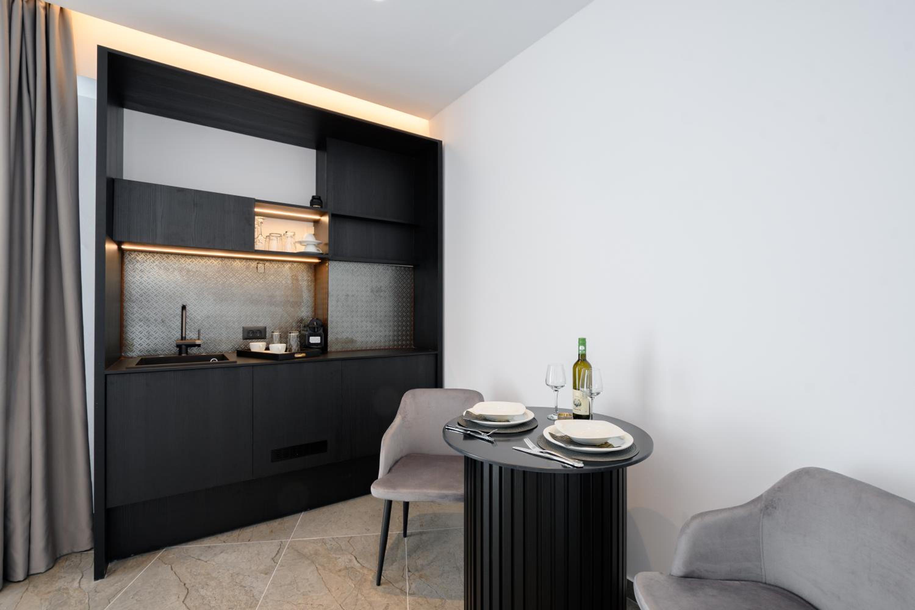 EcoHeaven Suites