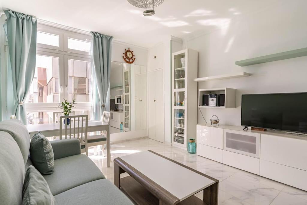 Sea and City View Apartment - Las Canteras view 2