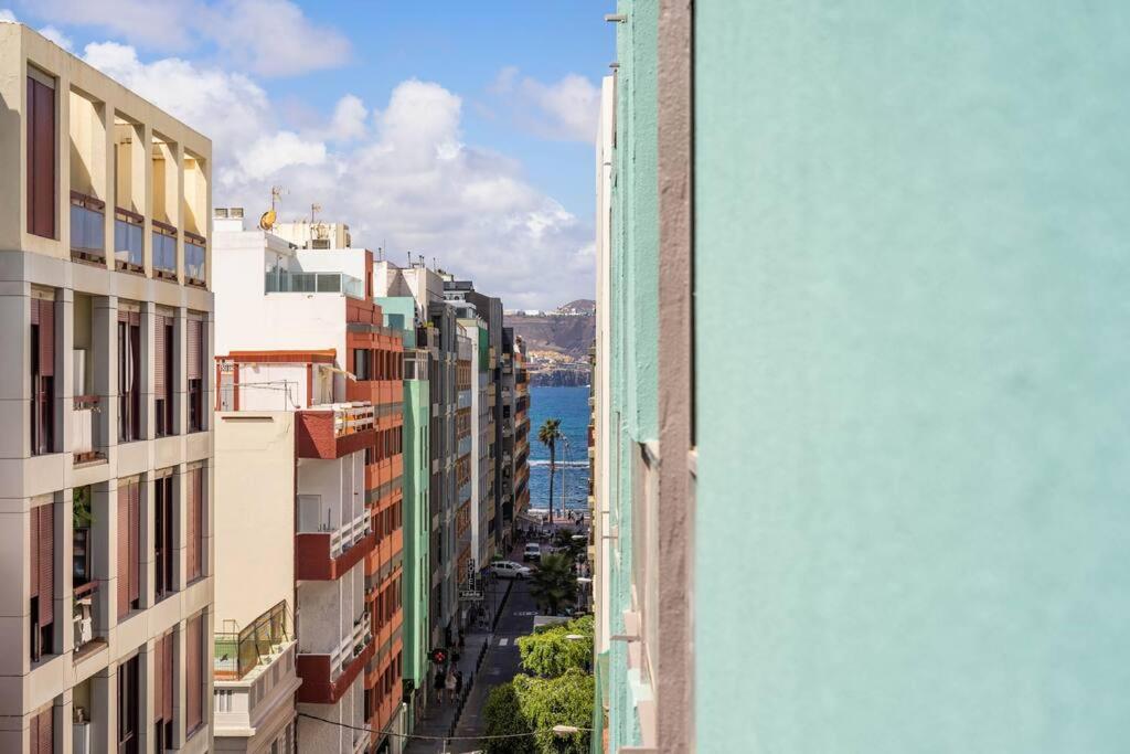 Sea and City View Apartment - Las Canteras view 3