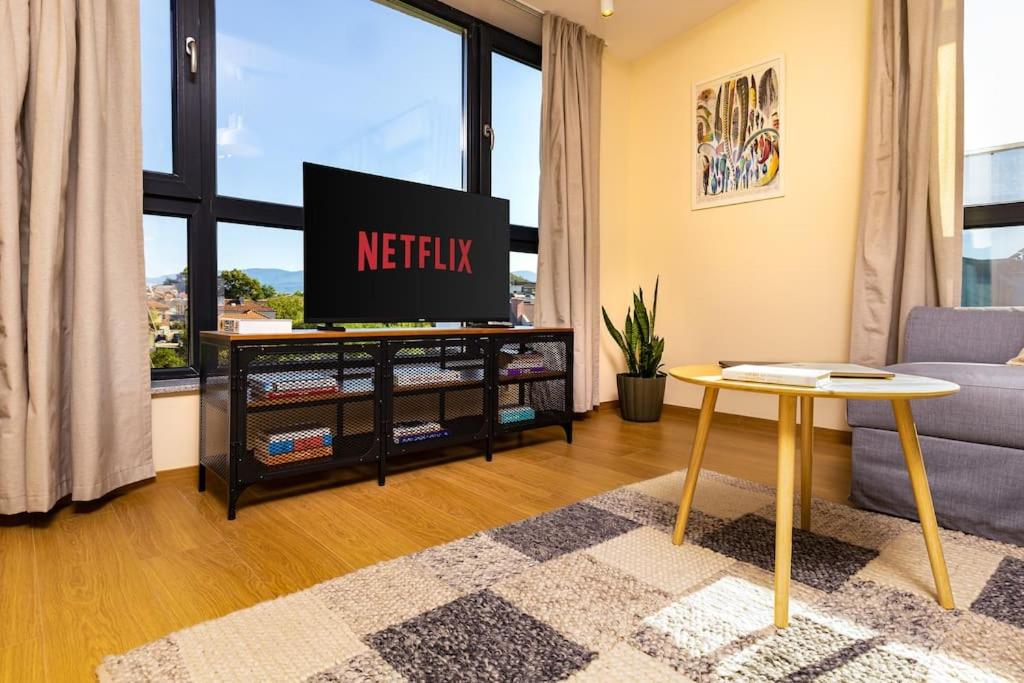 Hills View Central Apartment