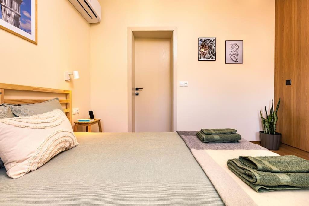 Hills View Central Apartment