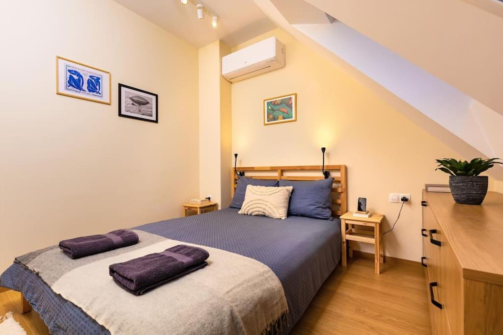 Hills View Central Apartment