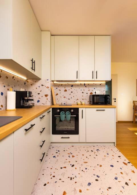 Hills View Central Apartment