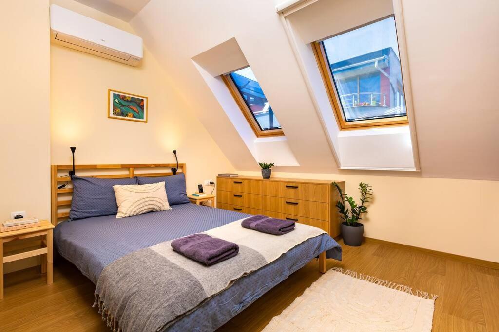 Hills View Central Apartment