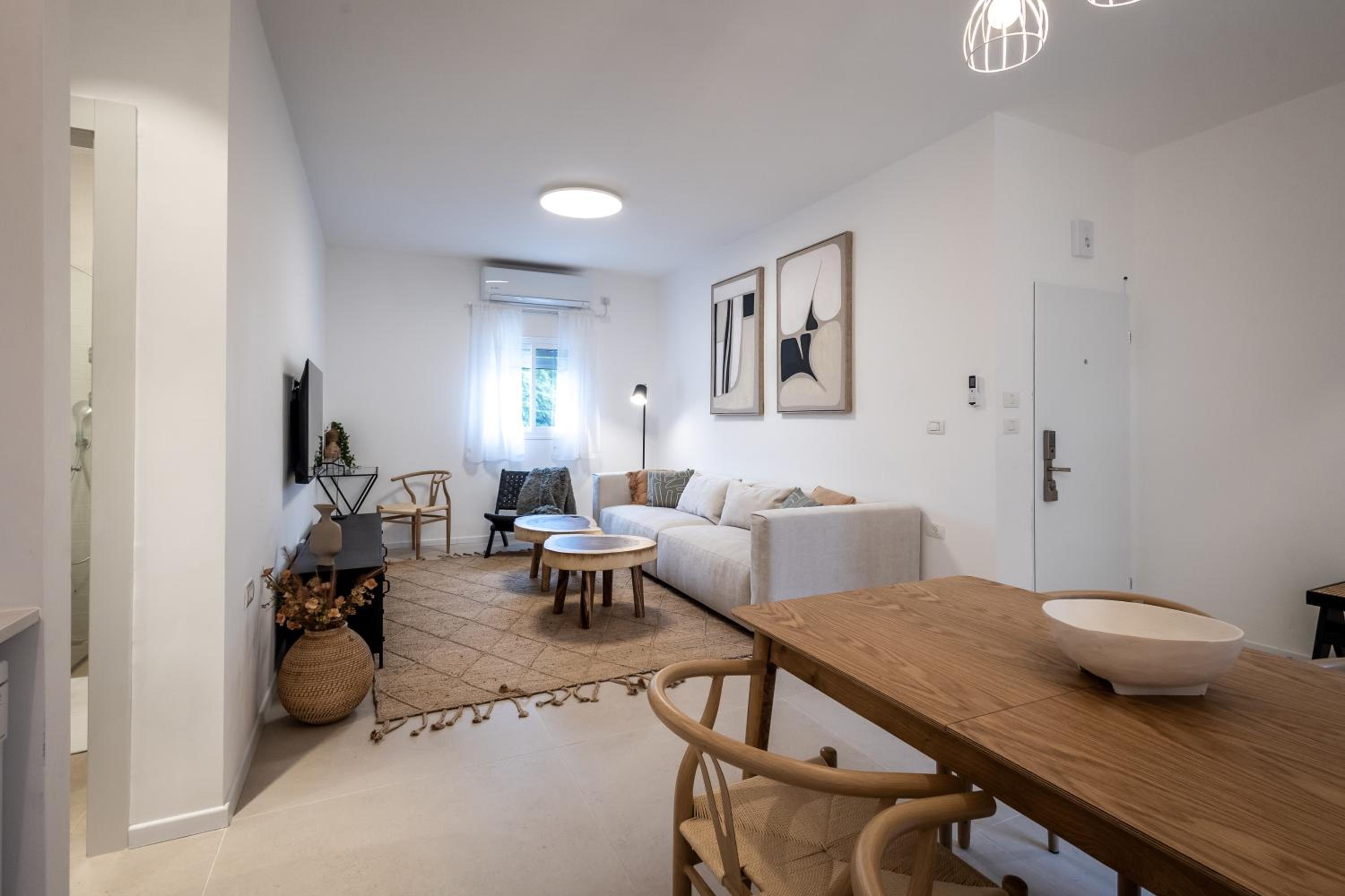 Carmel Boutique - City Oasis view 5