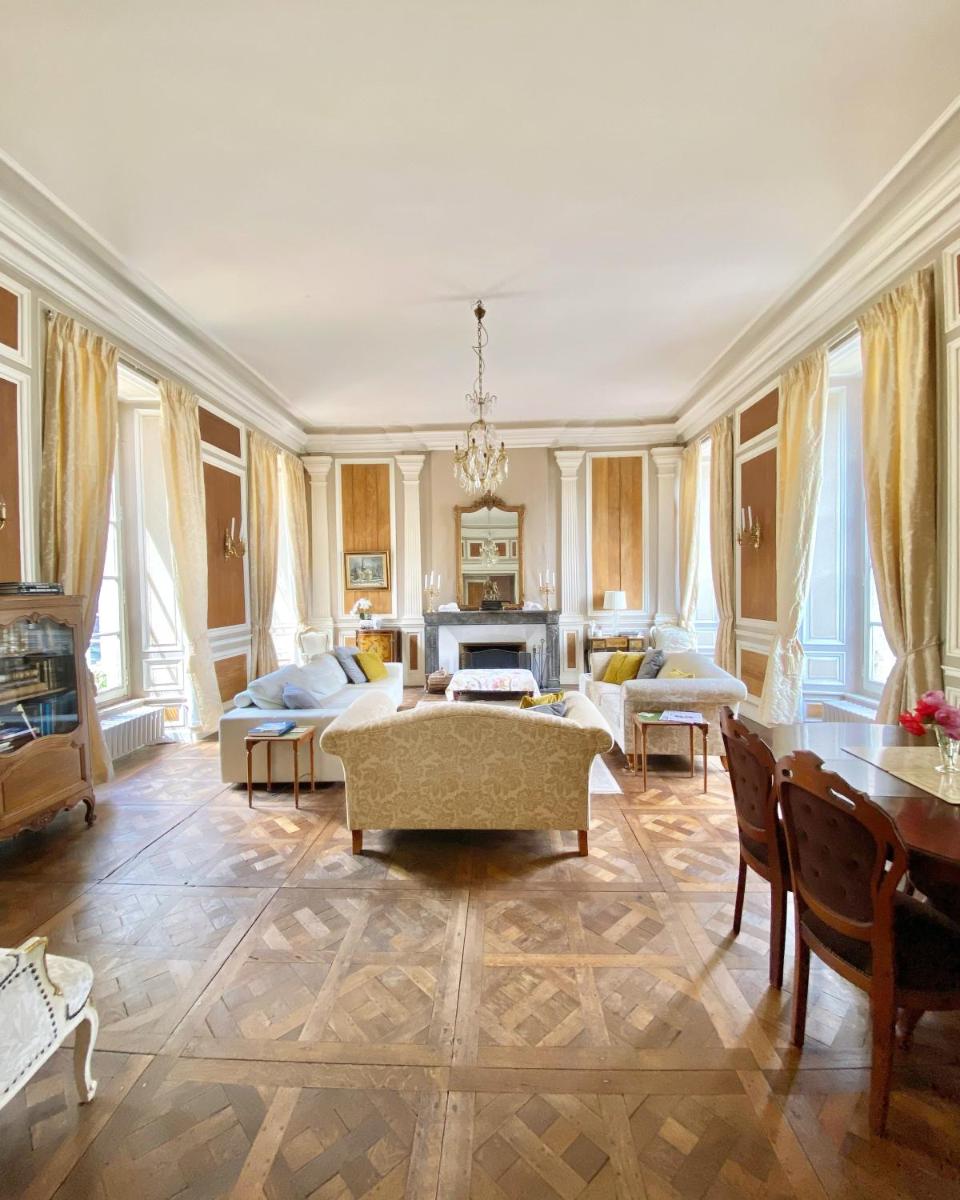 L'Hotel de Hercé Chambre d'Hote view 2