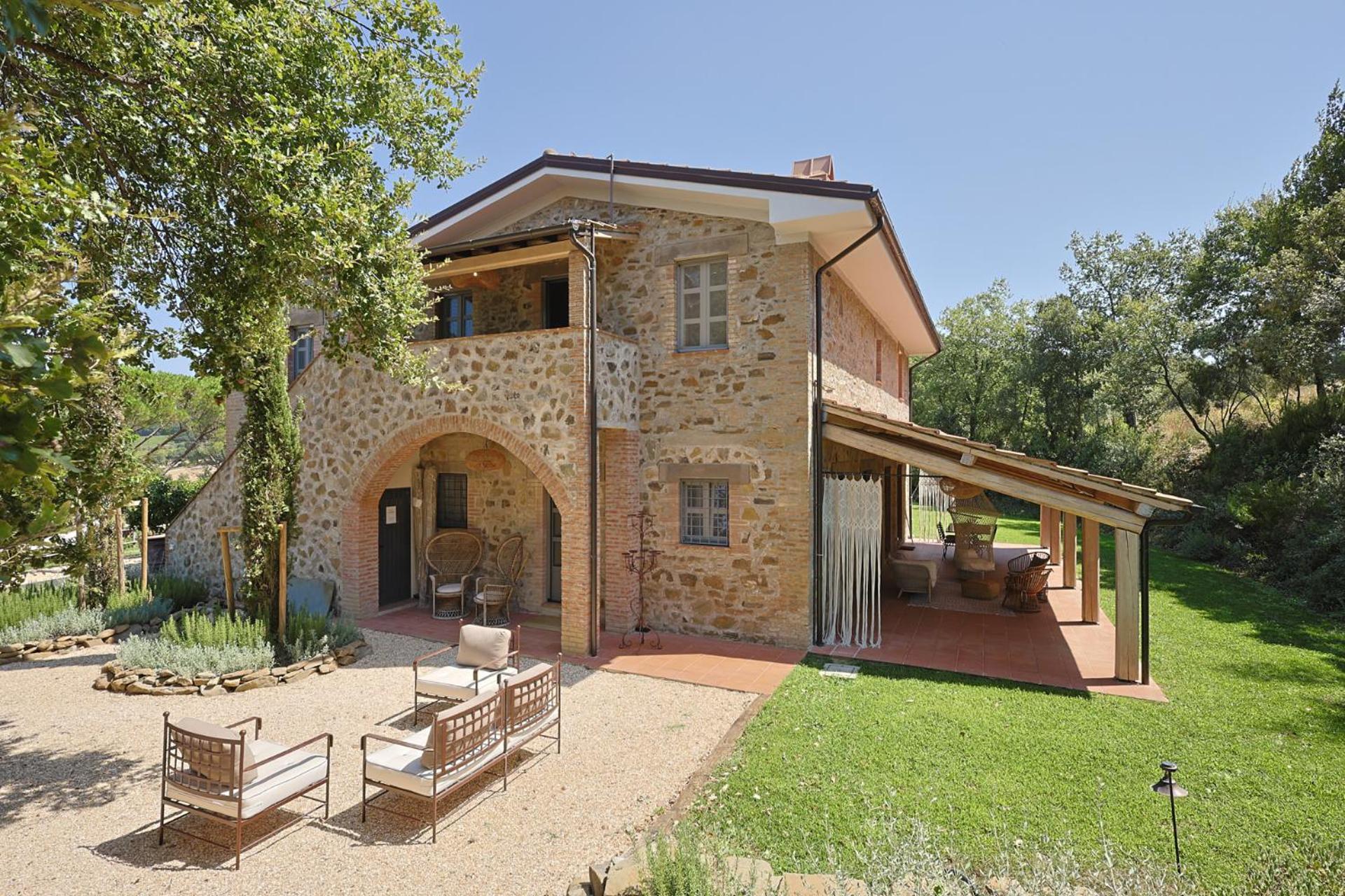 Gio Toscana view 2