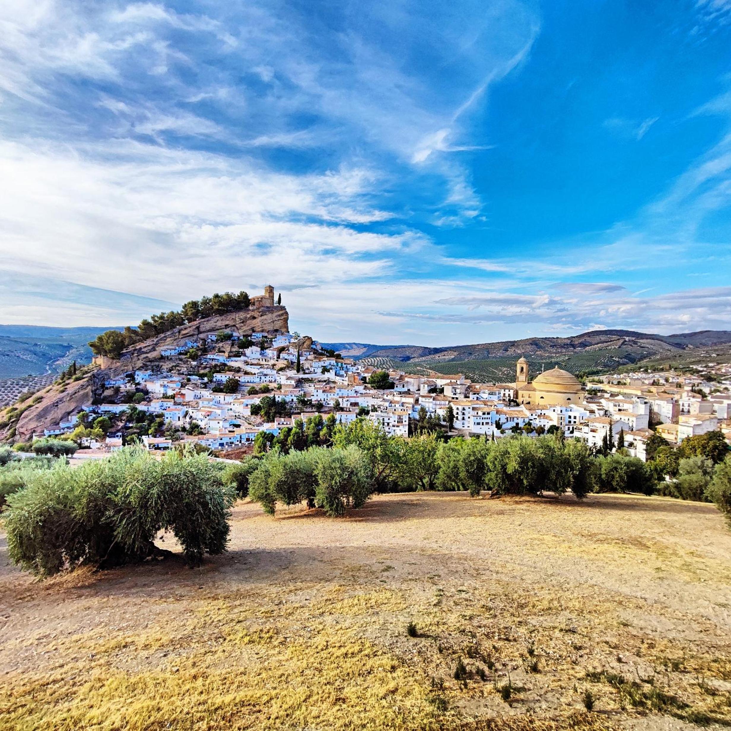 CORTIJO PENNYMARIA Poolside Apartment near Montefrio with stunning views