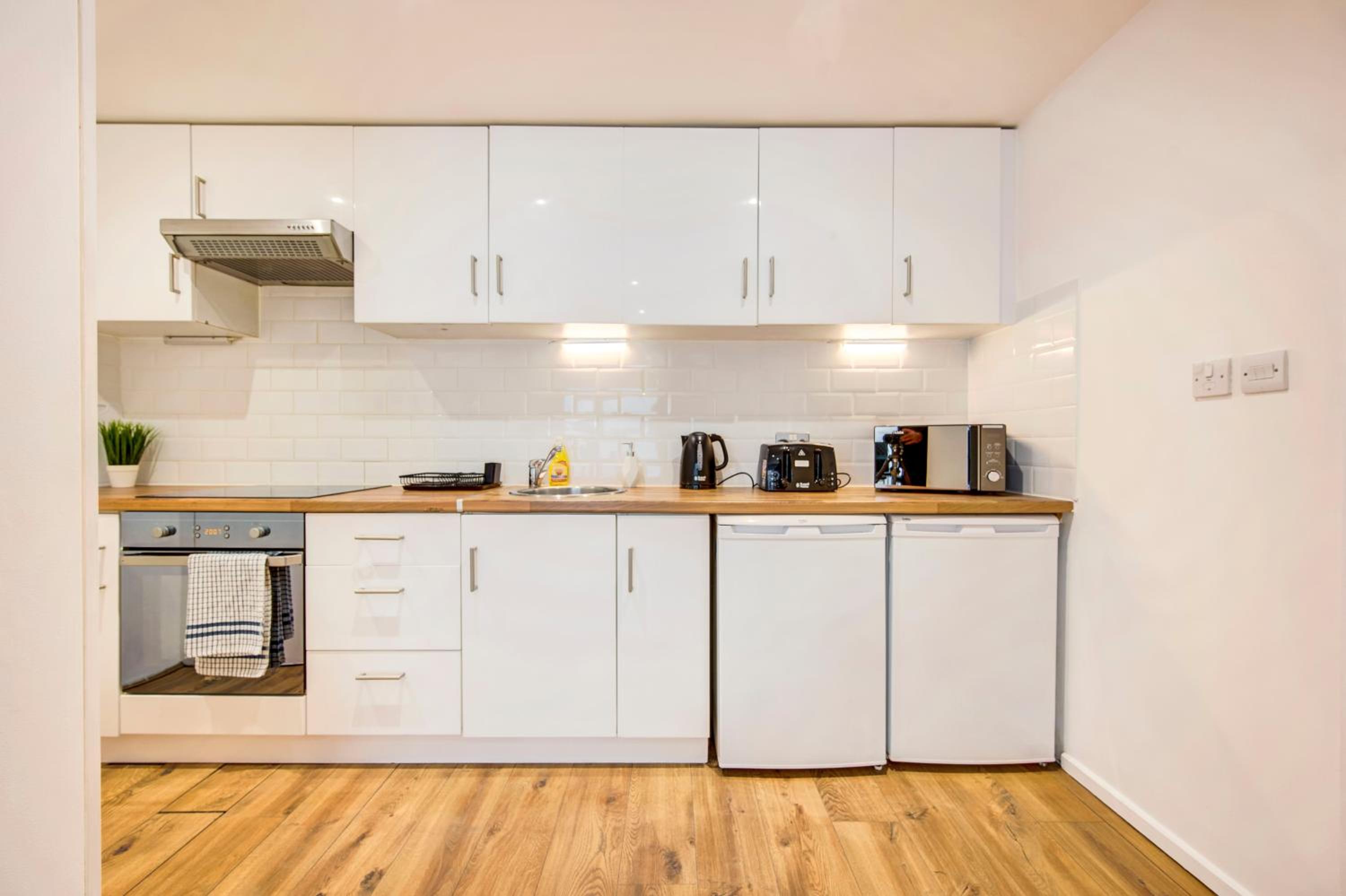 Lovely 2-Bed, sleeps 6, Near Stratford station & Abba Voyage,