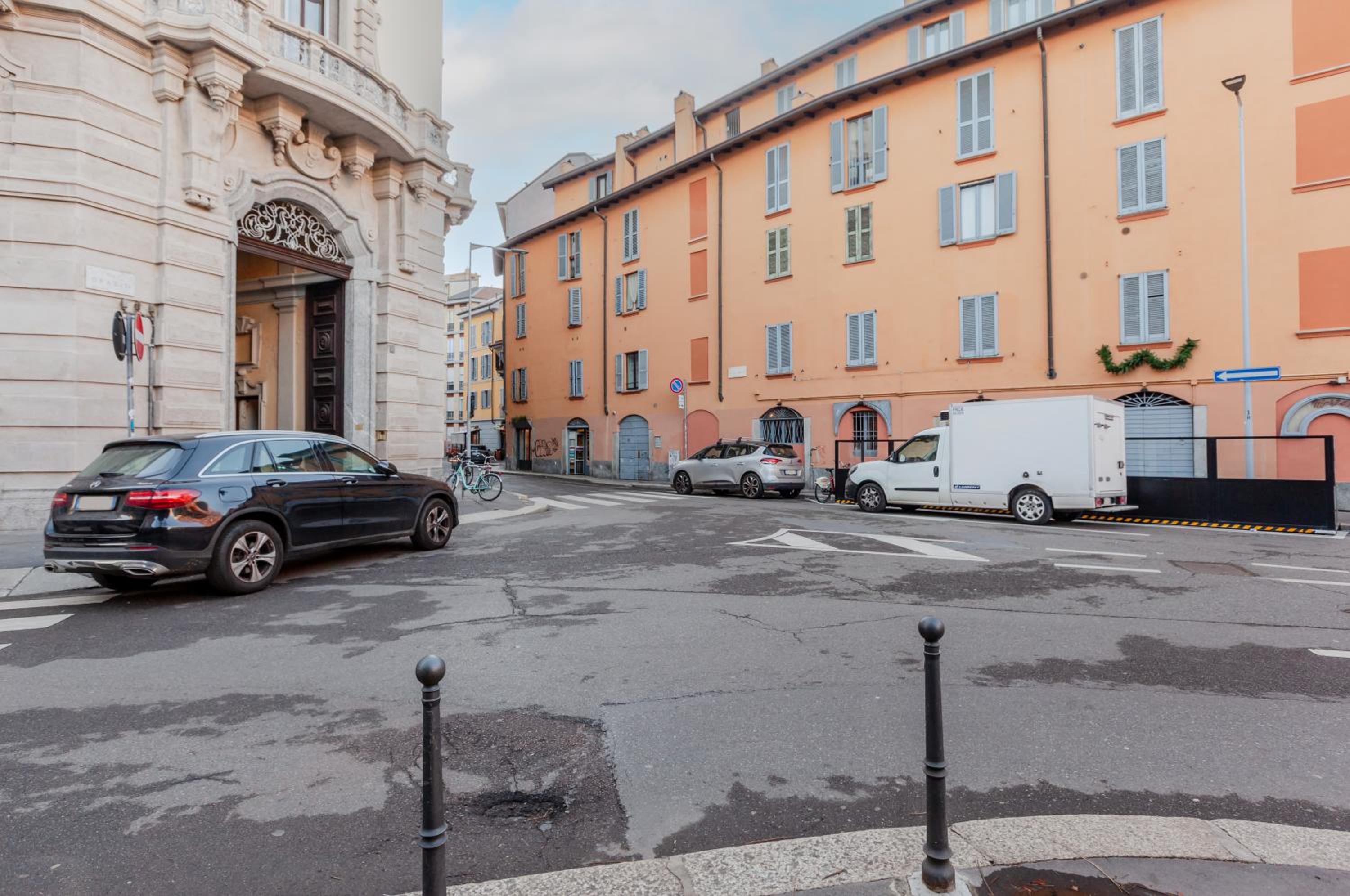 GuestHost - Sant Ambrogio Lovely Flat