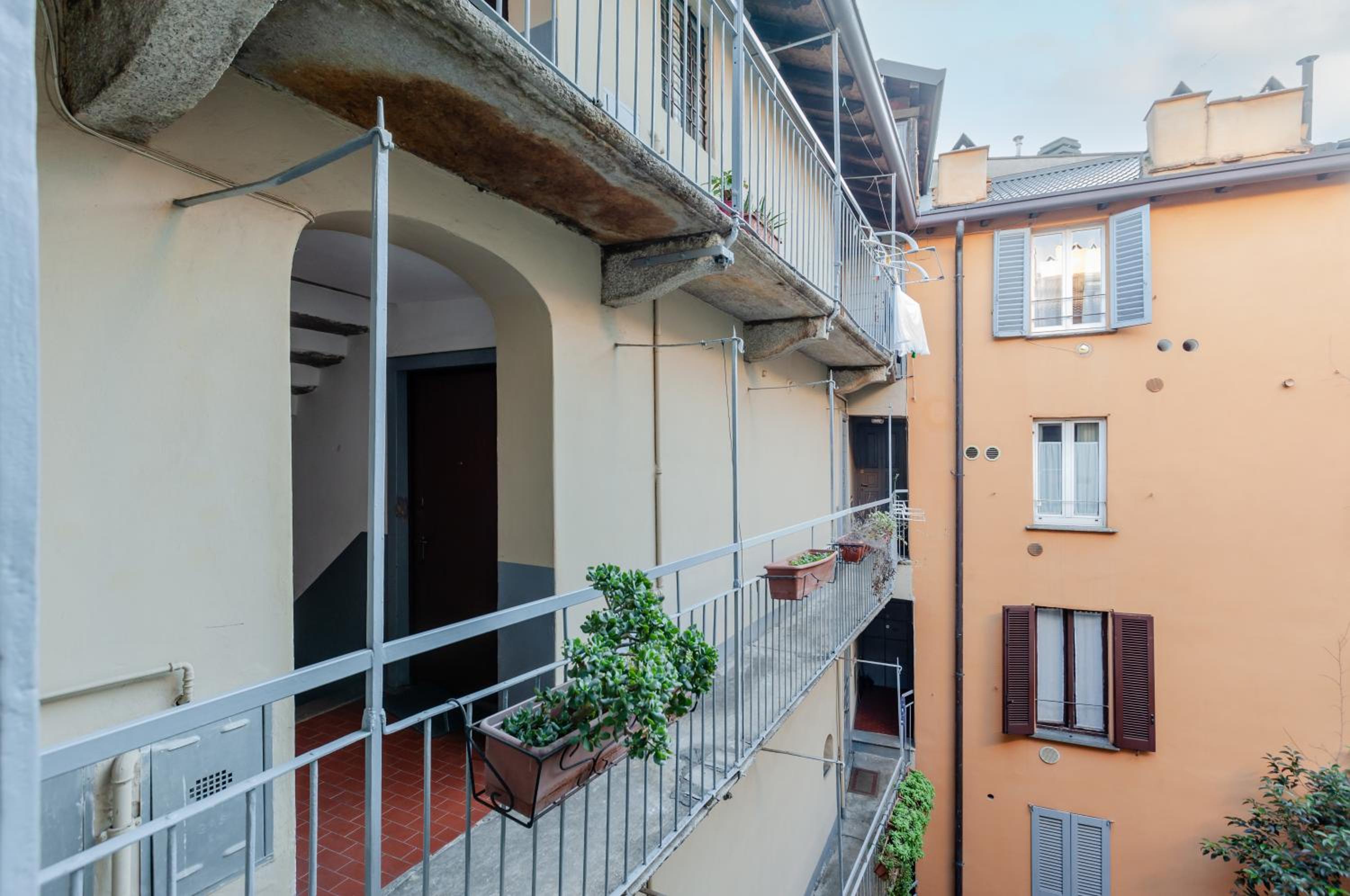 GuestHost - Sant Ambrogio Lovely Flat