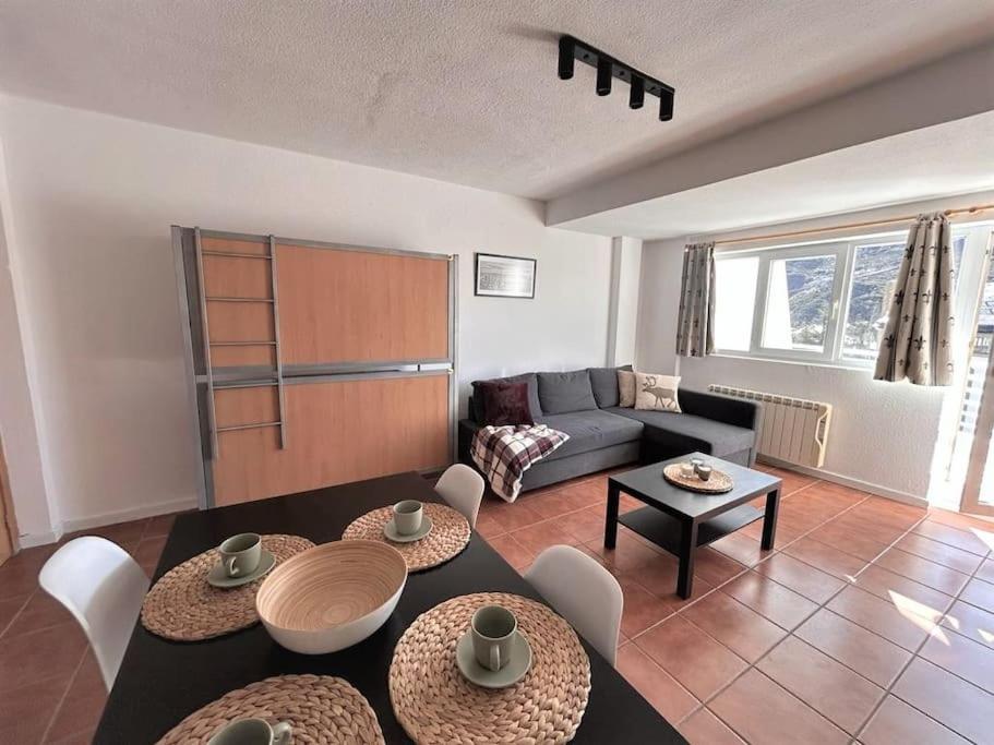 Little Rest Montblanc 6 pax personas wifi garaje Plaza Pradollano