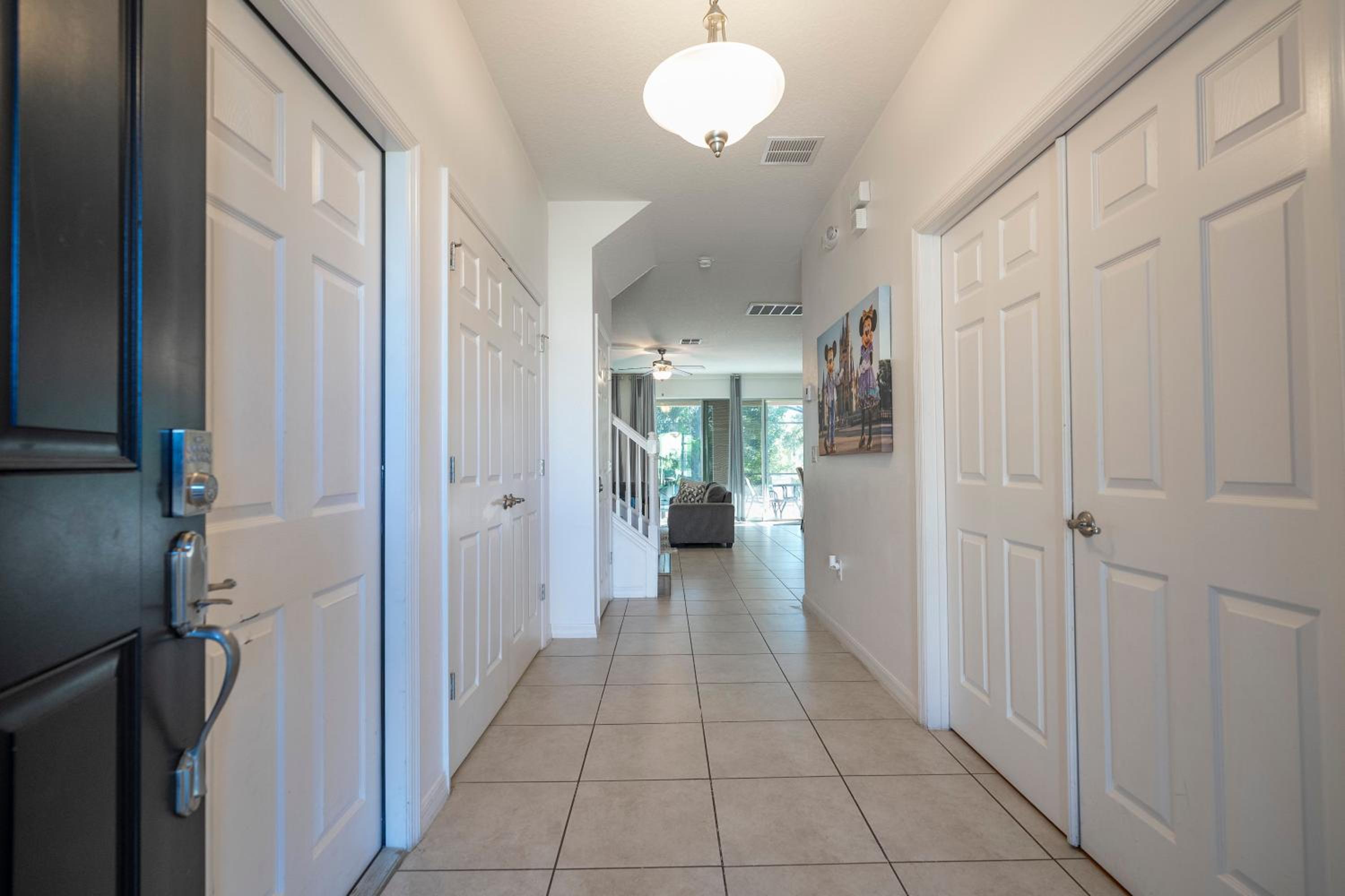 7BR Dream Home - Cinema, Game Room, Themed Rooms & Hot Tub! view 4