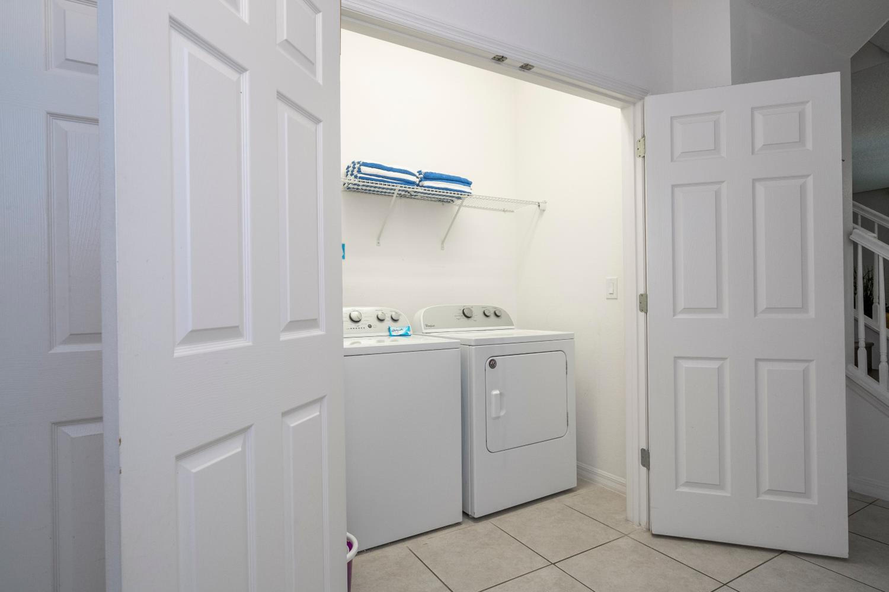 7BR Dream Home - Cinema, Game Room, Themed Rooms & Hot Tub! view 5