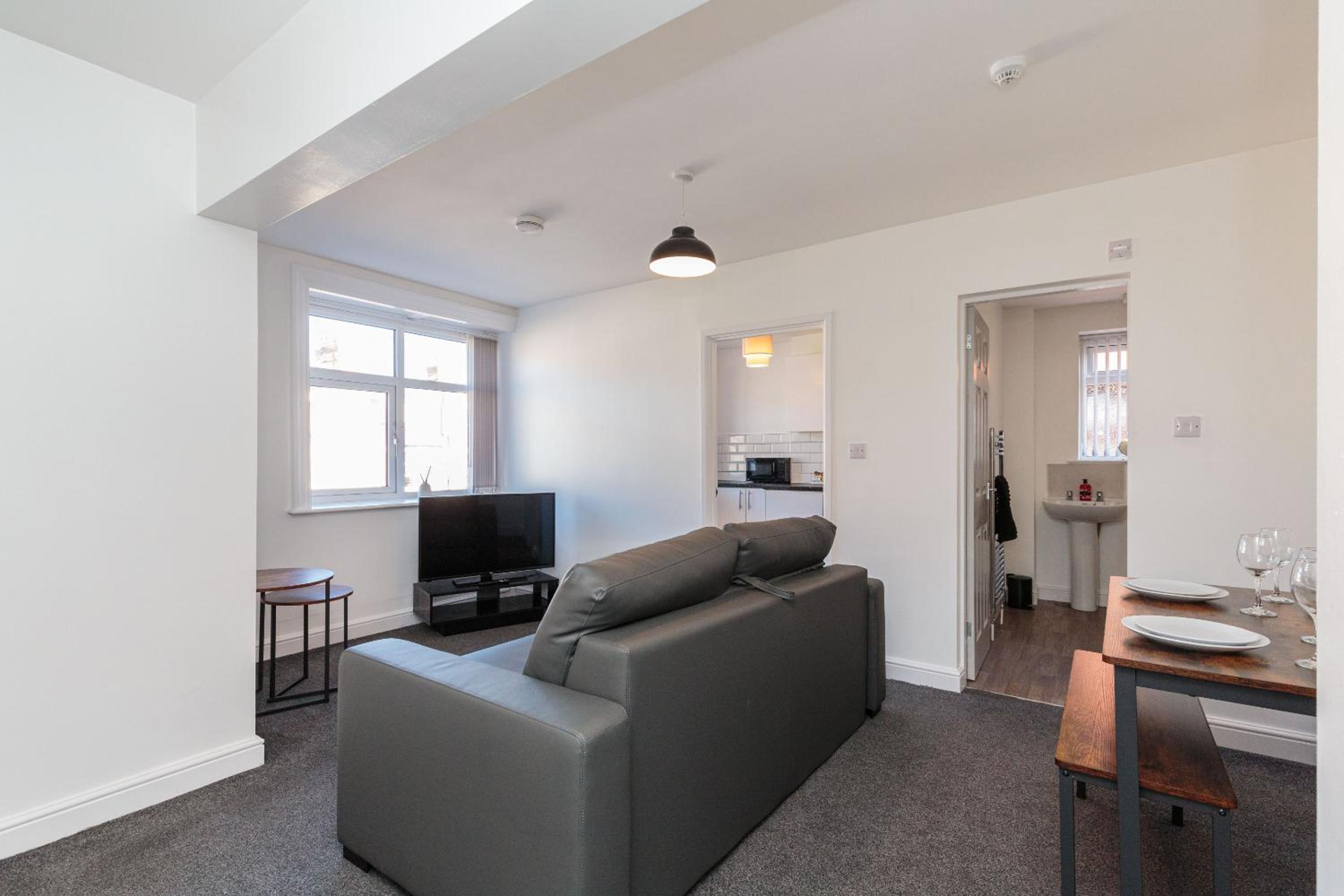 Cherry Property - Cranberry Suite view 5