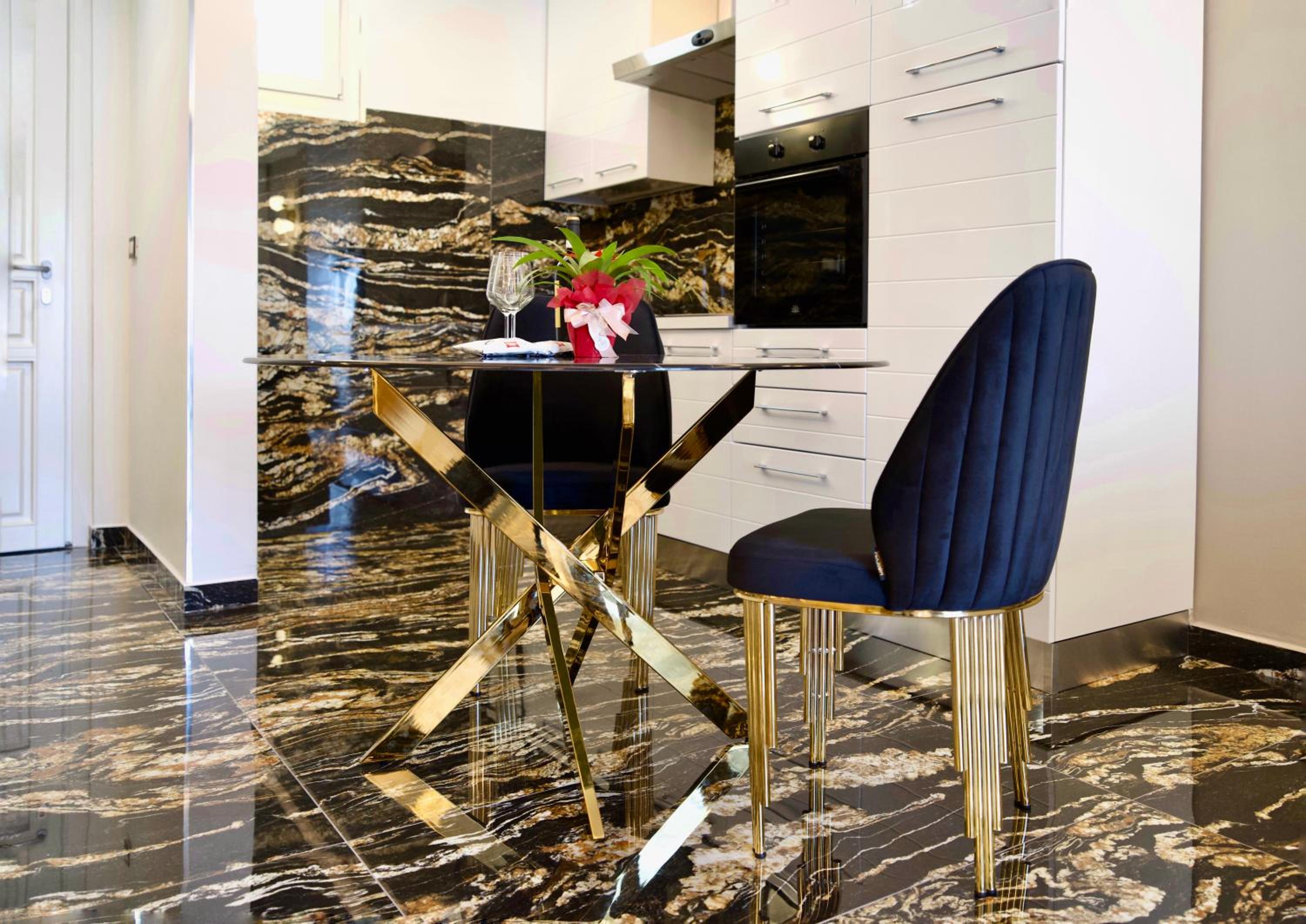 Black Suite Hydro photo 5