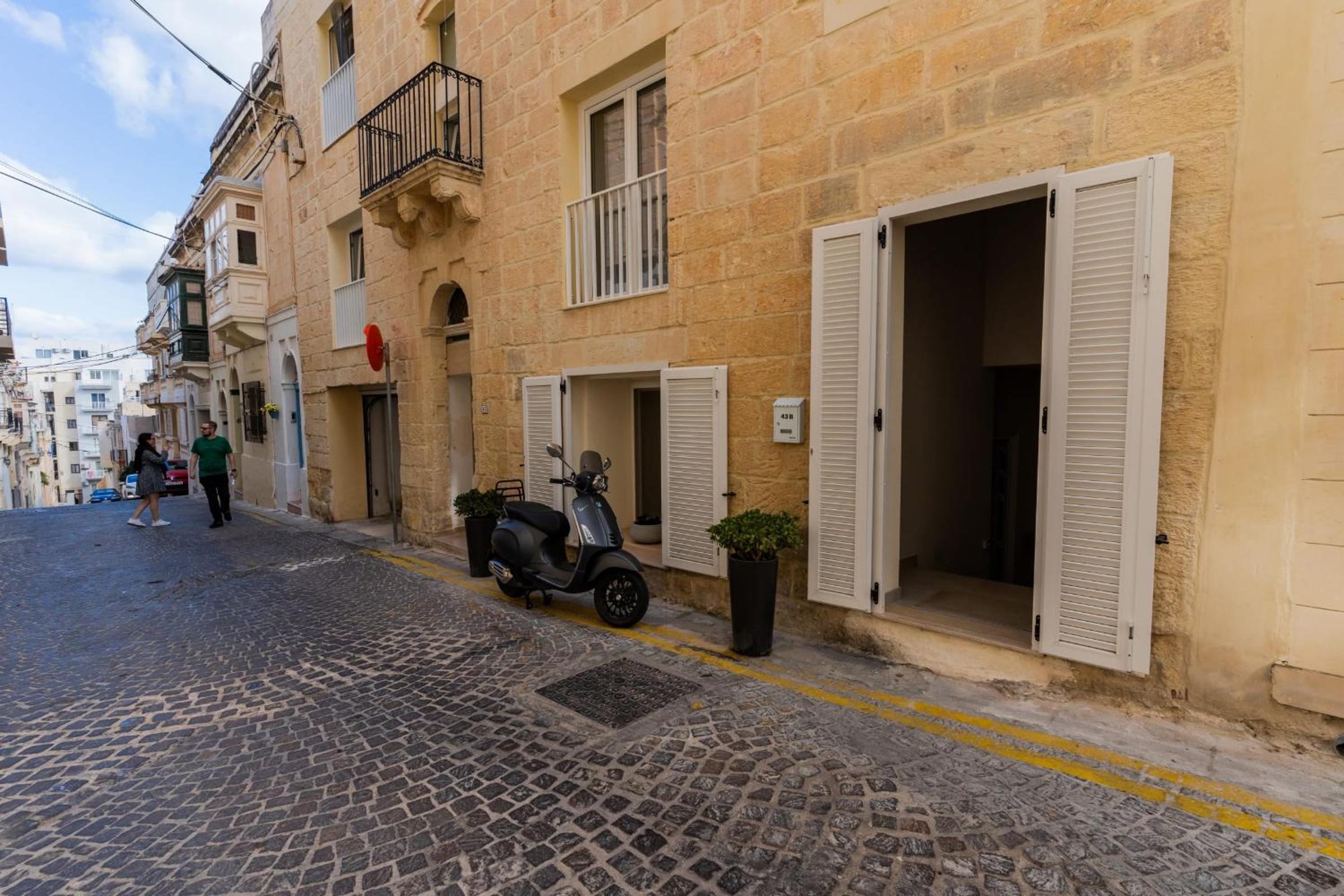 The Loft St Julians-Hosted by Sweetstay photo 4