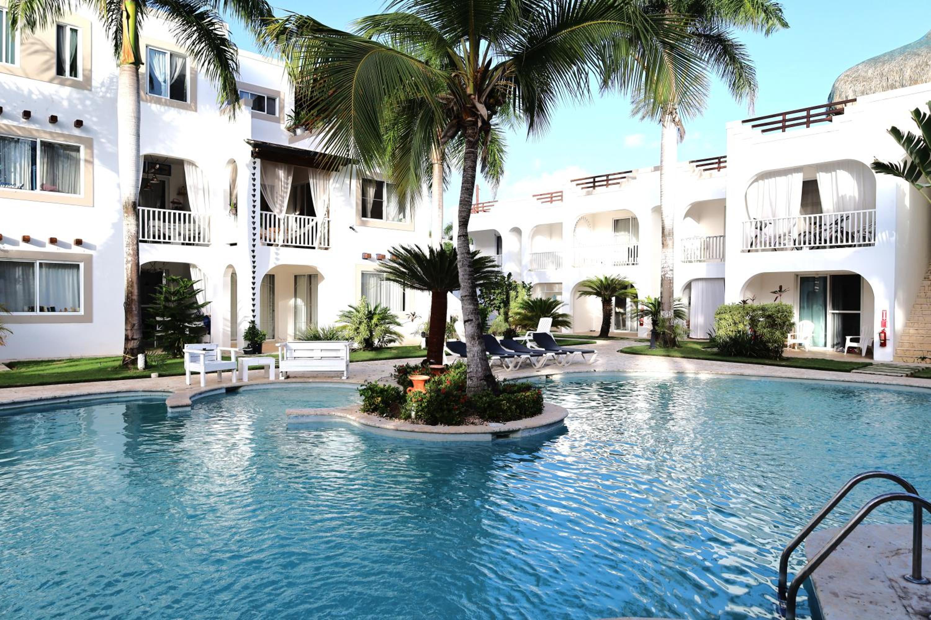 Tamarindo Dominicus by Mireya