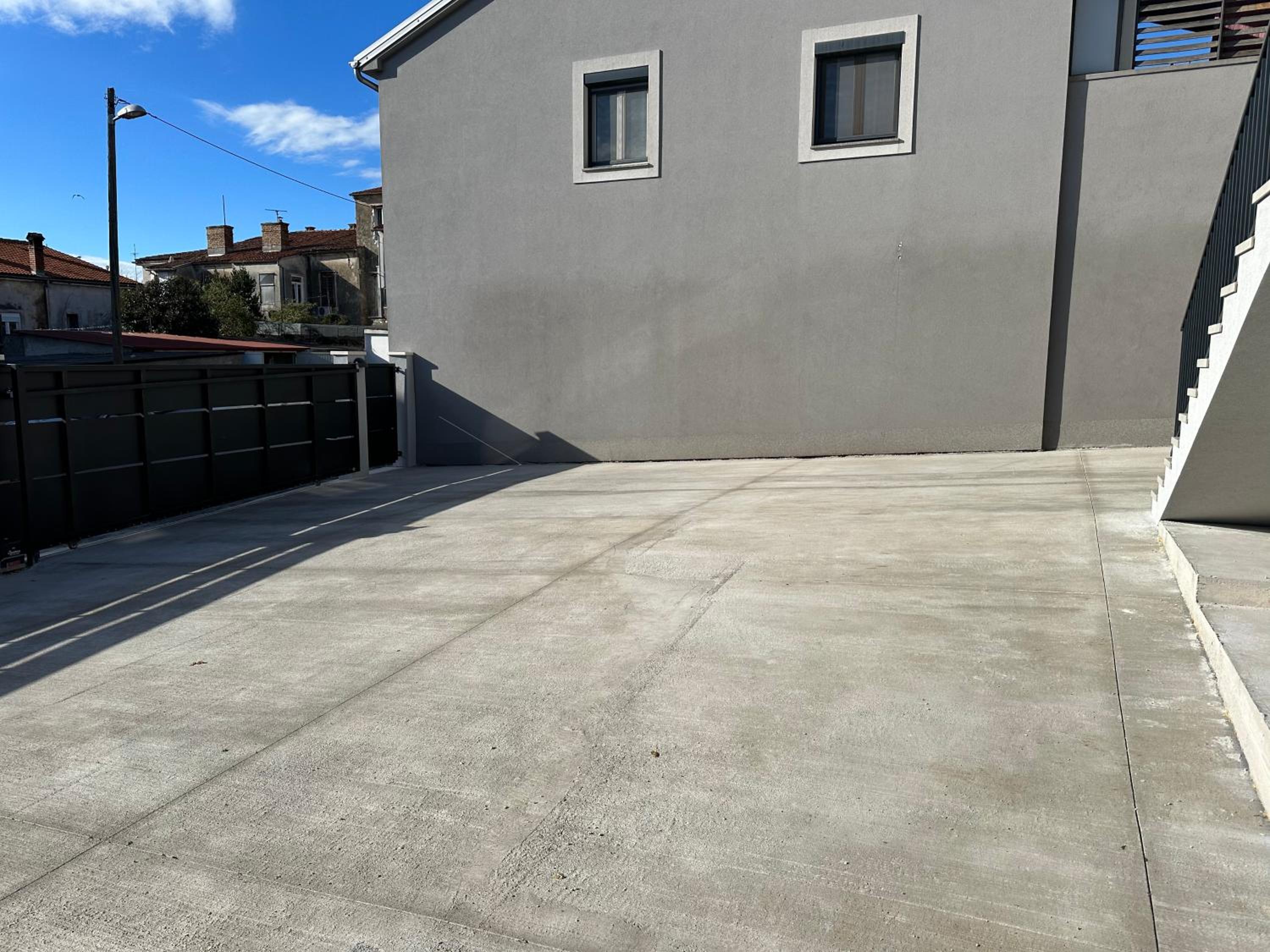 CITY LIFE Modern Apartments with Terraces near Arena - Free Parking - Walk to City Center view 4