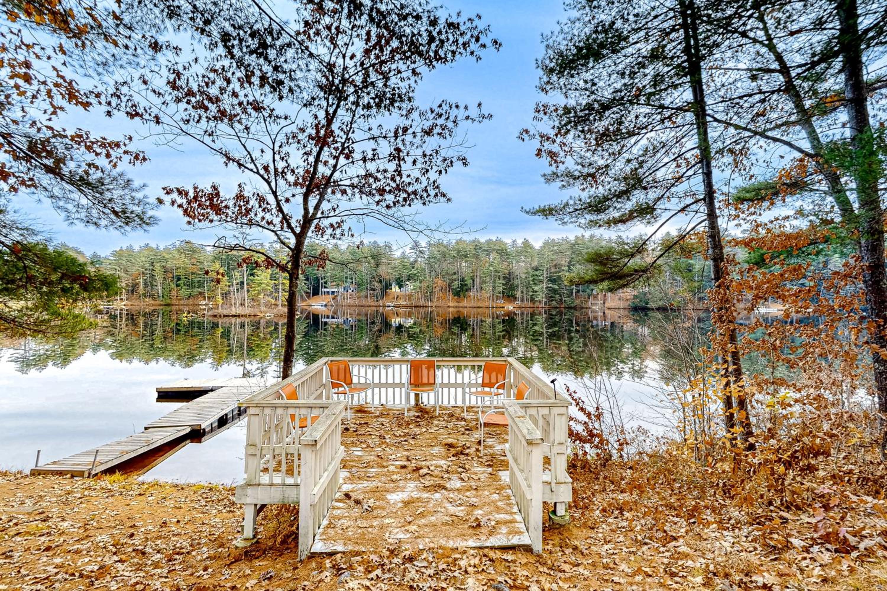 Dock! Dog-Friendly Lakefront Gem in Southern Maine