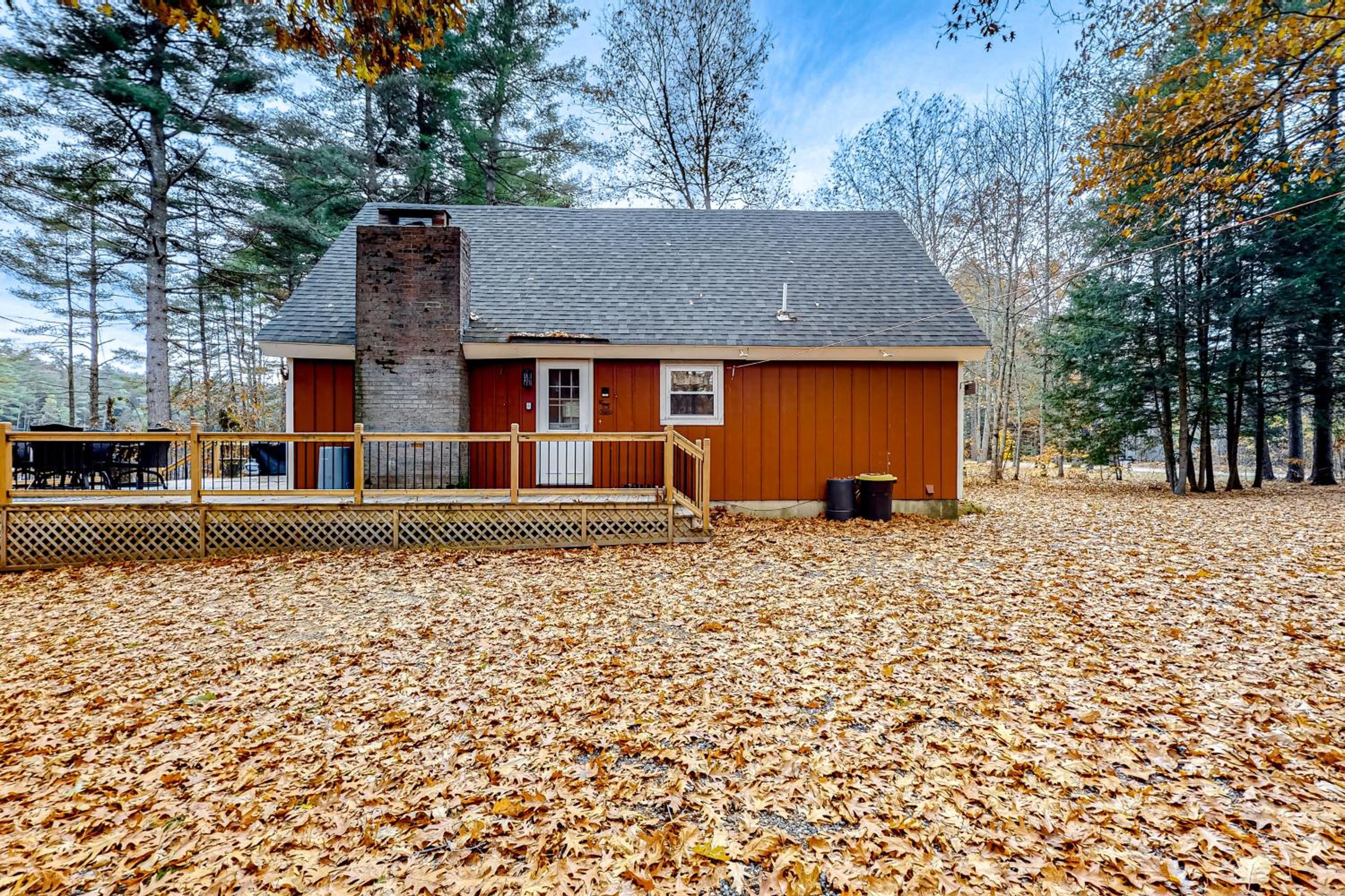 Dock! Dog-Friendly Lakefront Gem in Southern Maine