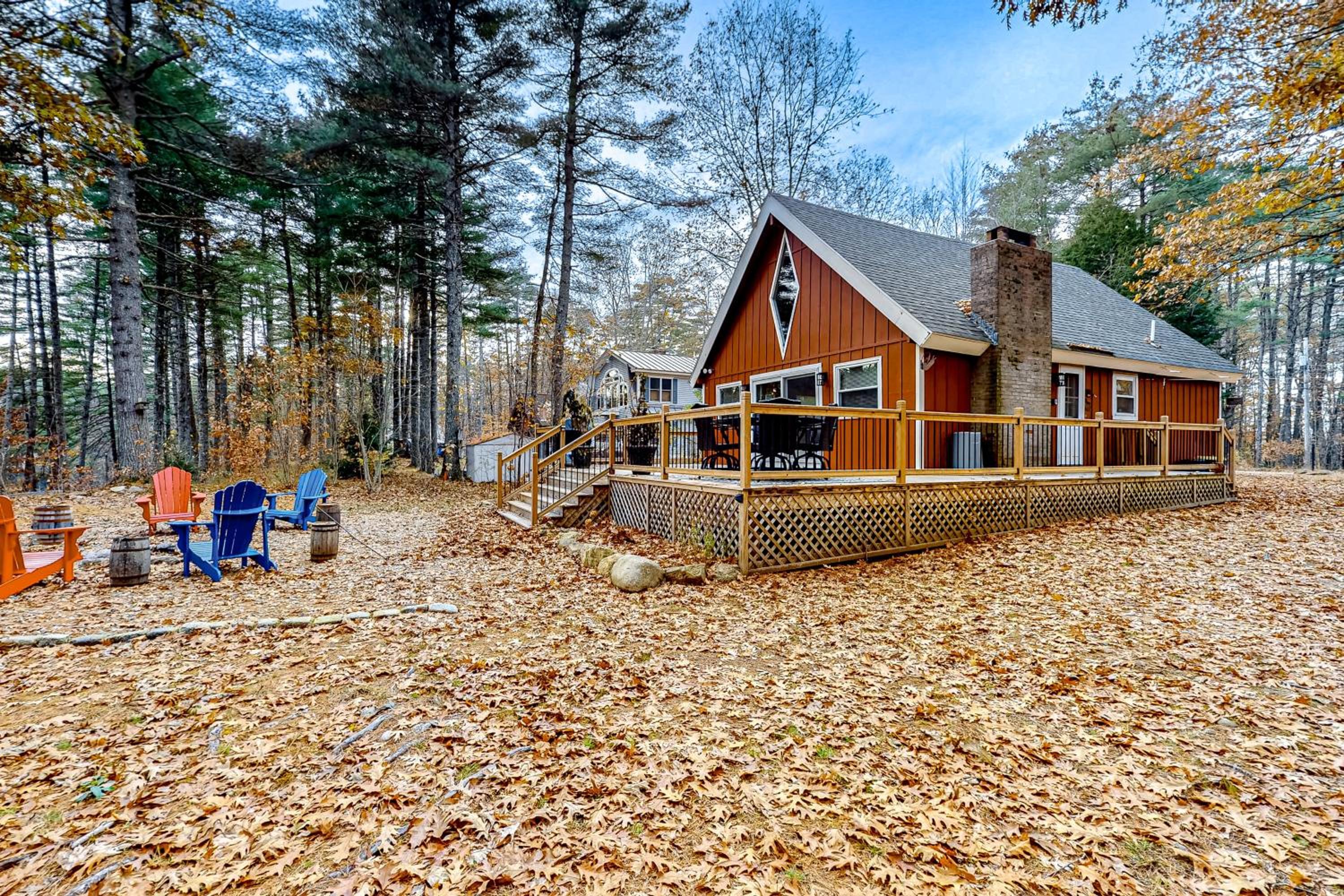 Dock! Dog-Friendly Lakefront Gem in Southern Maine