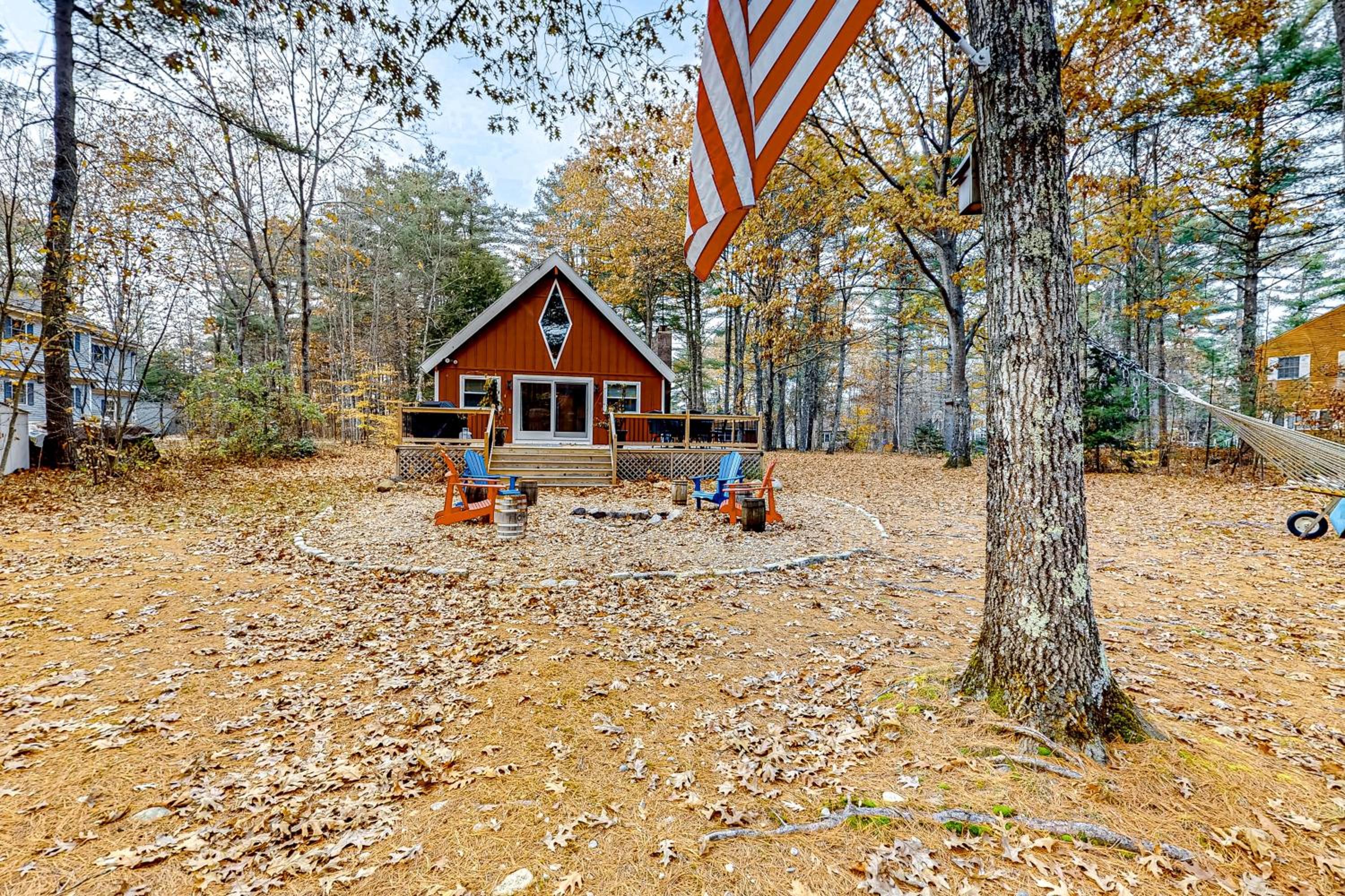 Dock! Dog-Friendly Lakefront Gem in Southern Maine