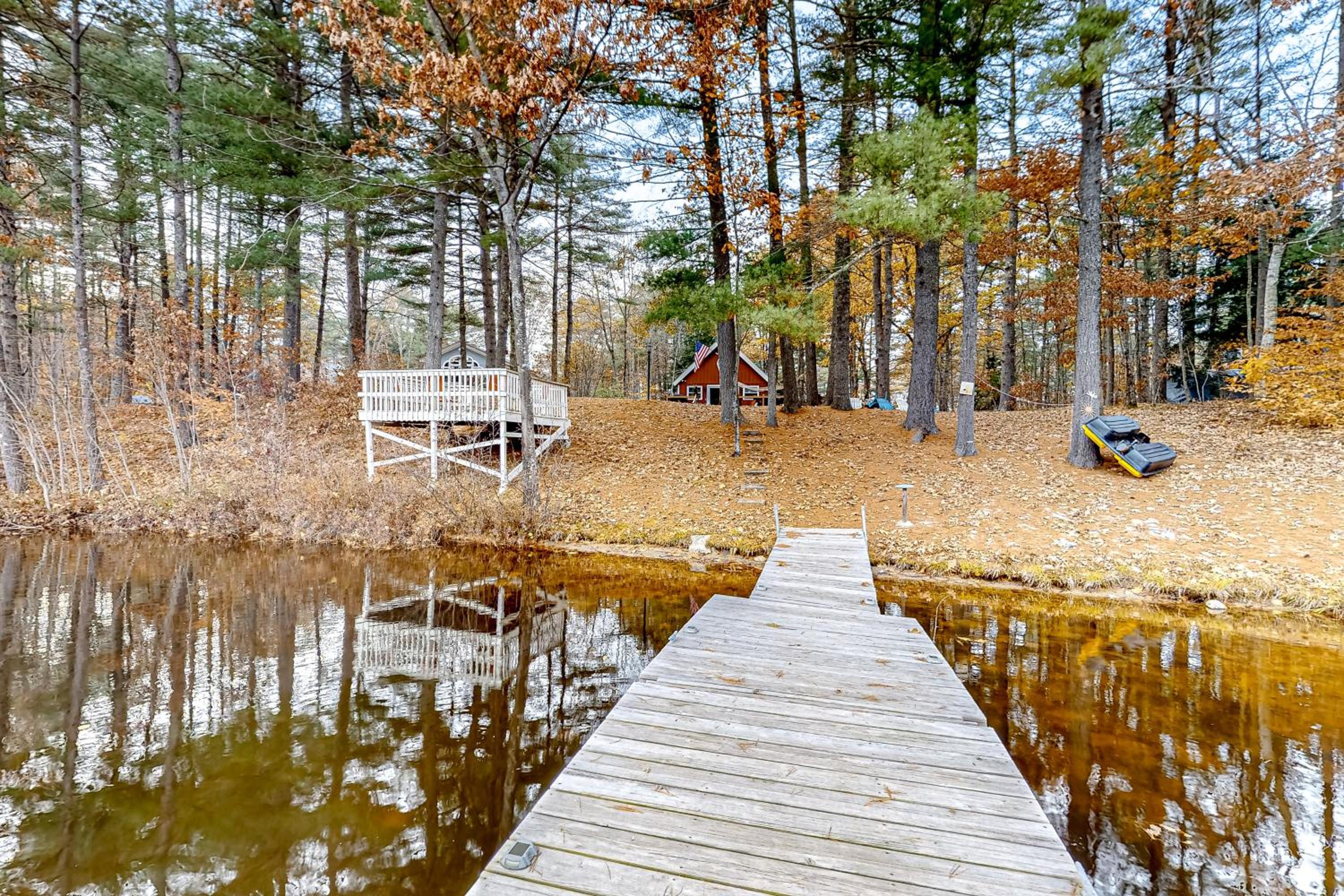 Dock! Dog-Friendly Lakefront Gem in Southern Maine