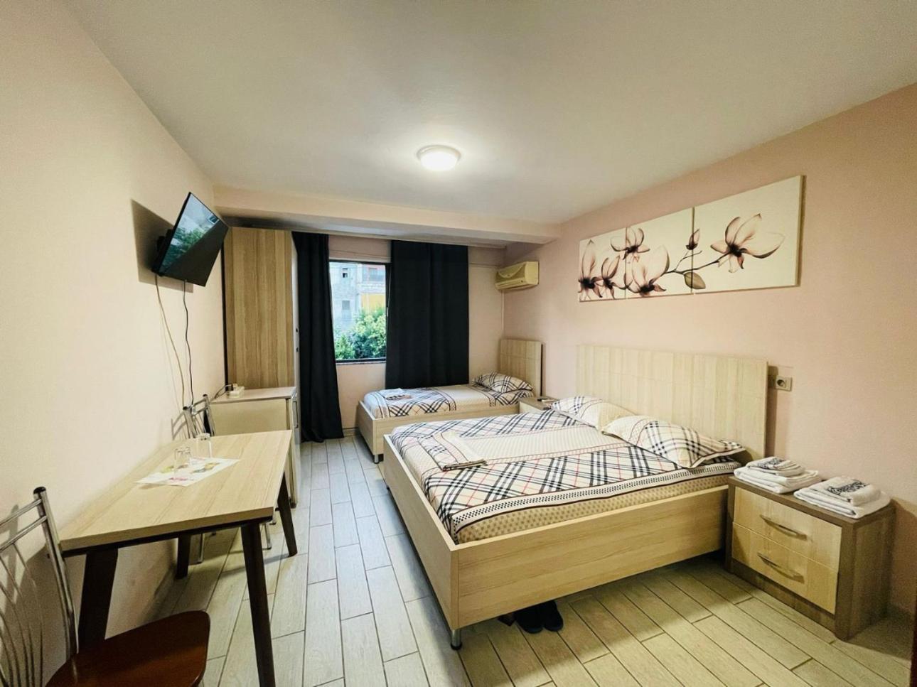 Urban Life Tirana- Economy Rooms
