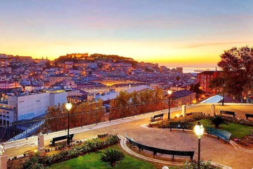 PEN-ARTS Modern & Stylish Apartment in Príncipe Real! Near Bairro Alto & City Center