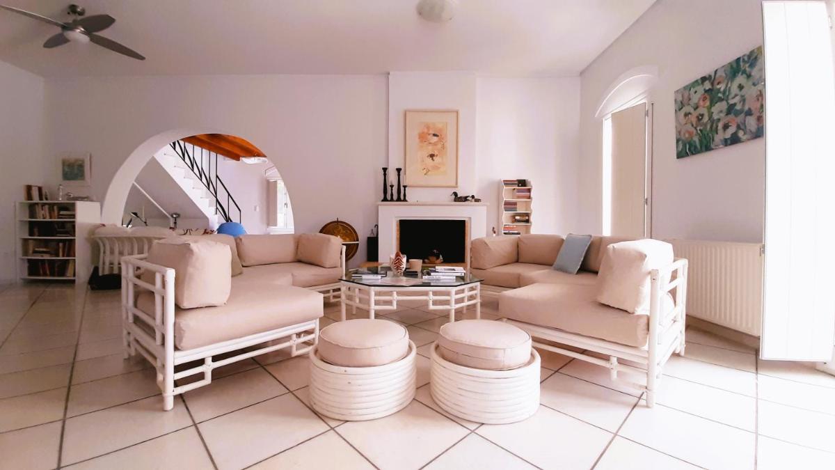Villa Themis