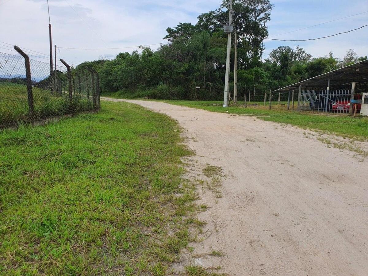 Casas agradáveis, sossego e muita natureza.