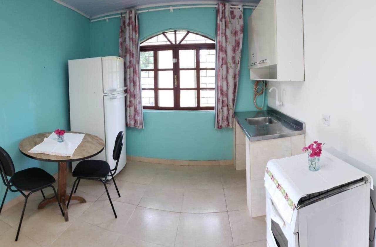 Casas agradáveis, sossego e muita natureza.