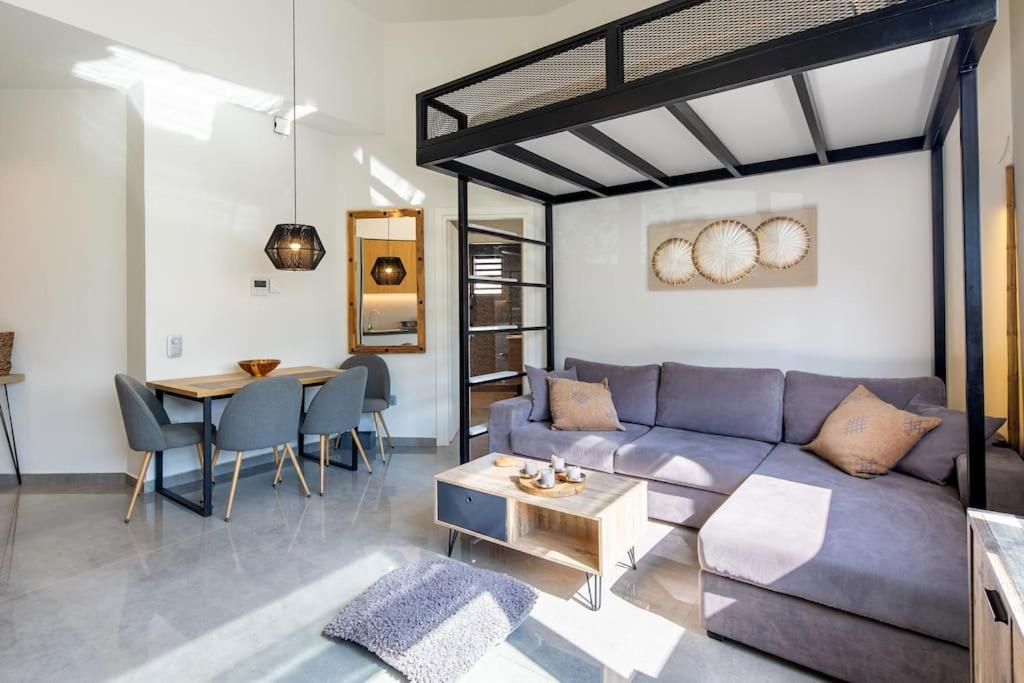 Luxury Loft Apartment &Rooftop with Acropolis View