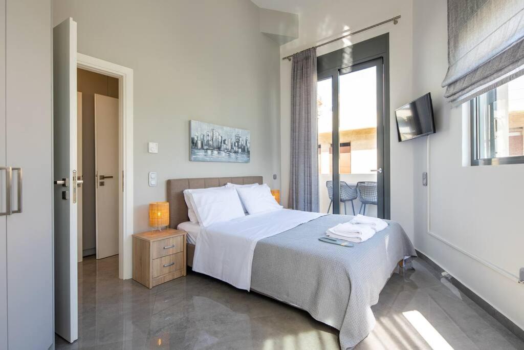 Luxury Loft Apartment &Rooftop with Acropolis View