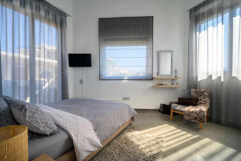 Luxury Loft Apartment &Rooftop with Acropolis View