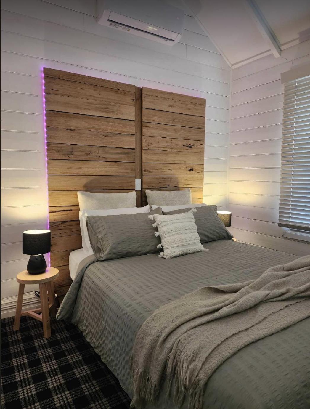 Daylesford - Frog Hollow Estate -THE COTTAGE - enjoy a relaxing and romantic night away in our gorgeous little one Bedroom ROMANTIC COTTAGE under the apple