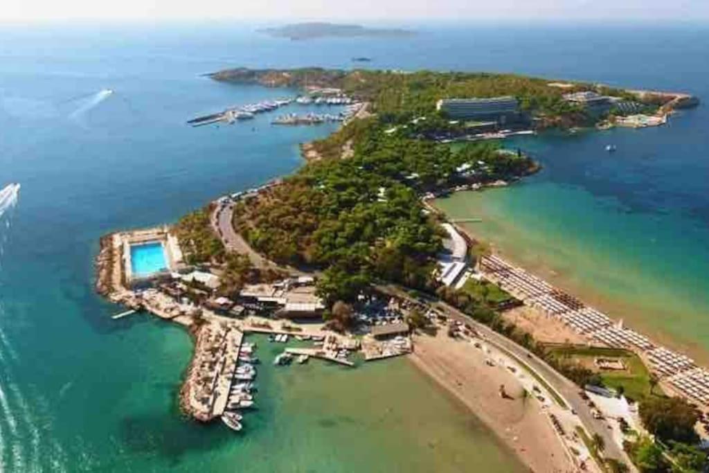 Seaside Beauty 5 min Vouliagmeni Beach