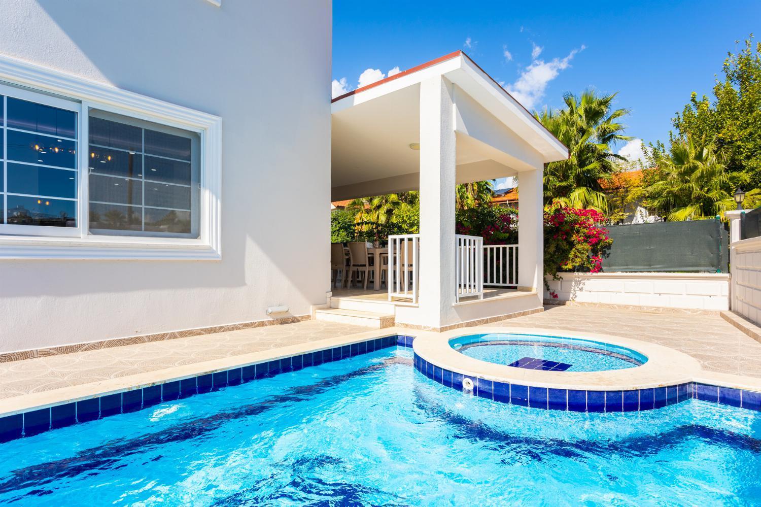 Villa Capital view 4