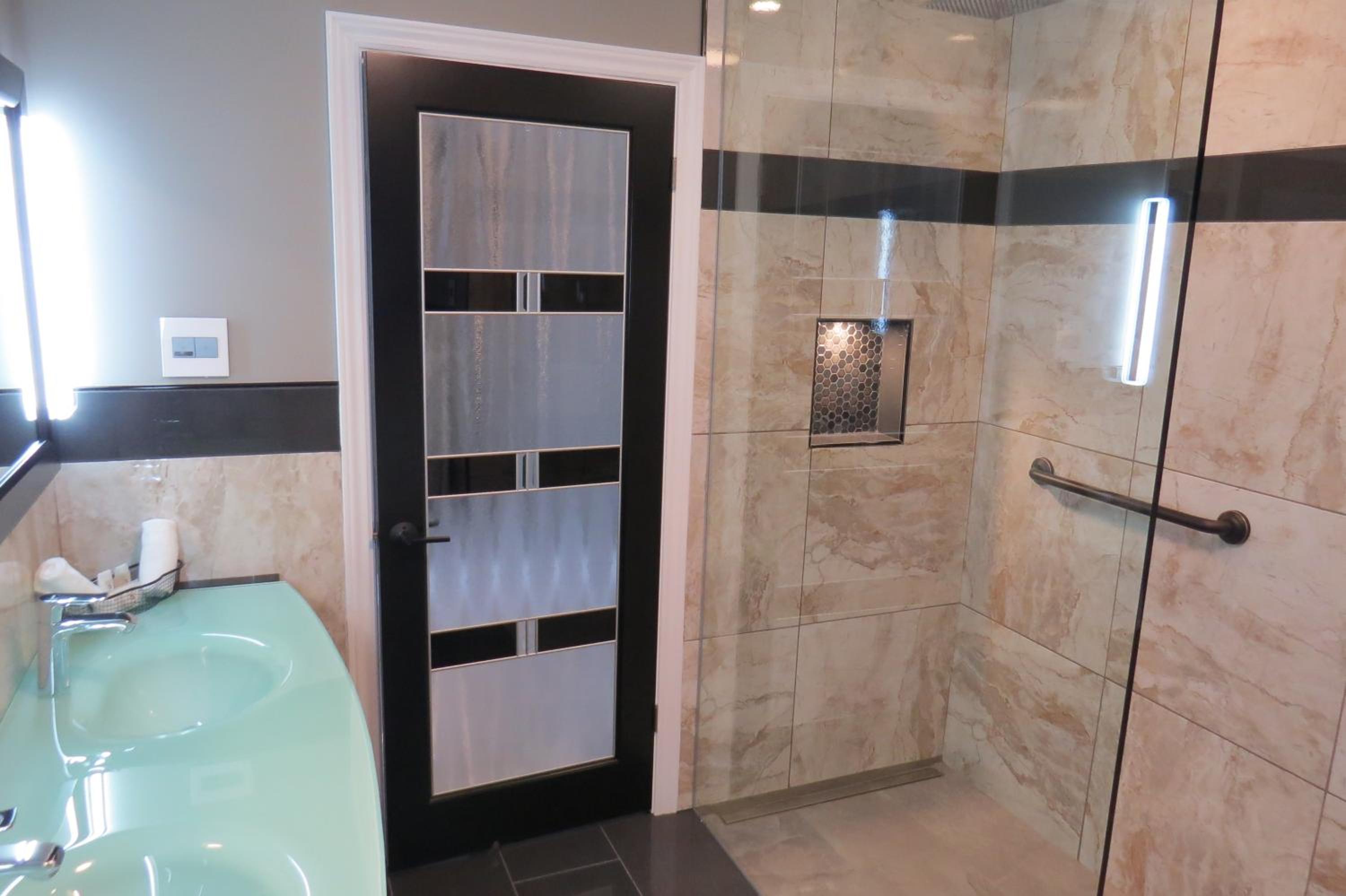 Dockside Suites