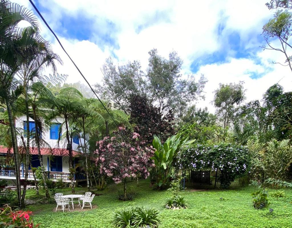 Complejo Villa Clara Junto al Río y Montañas by drvacationsrental