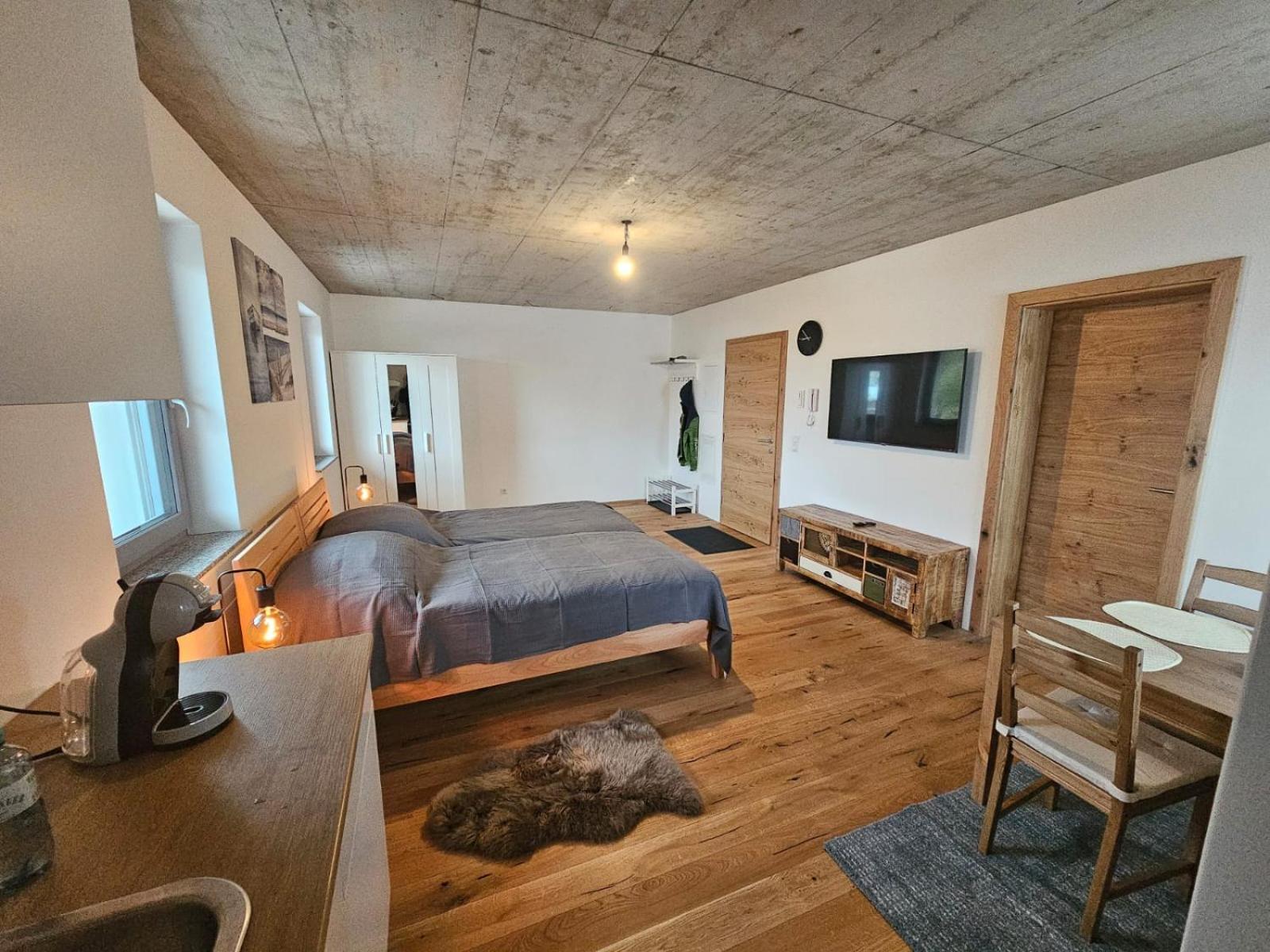 Hoch2 Apartment - Modern, komfortabel & 24h Self-Check-in mit Parkplatz