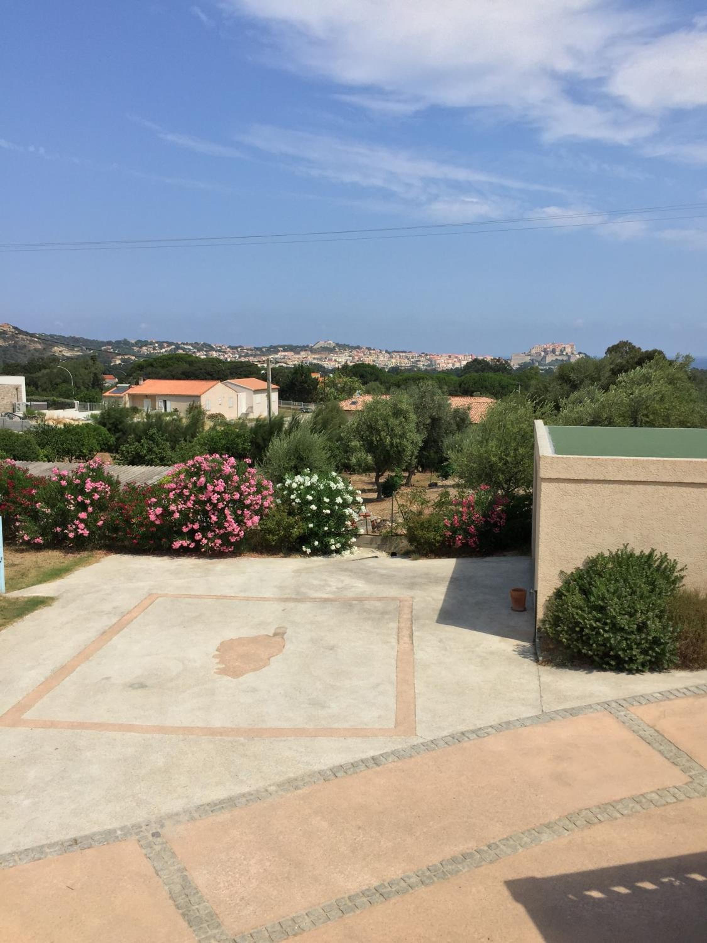 Manureva Calvi photo 4