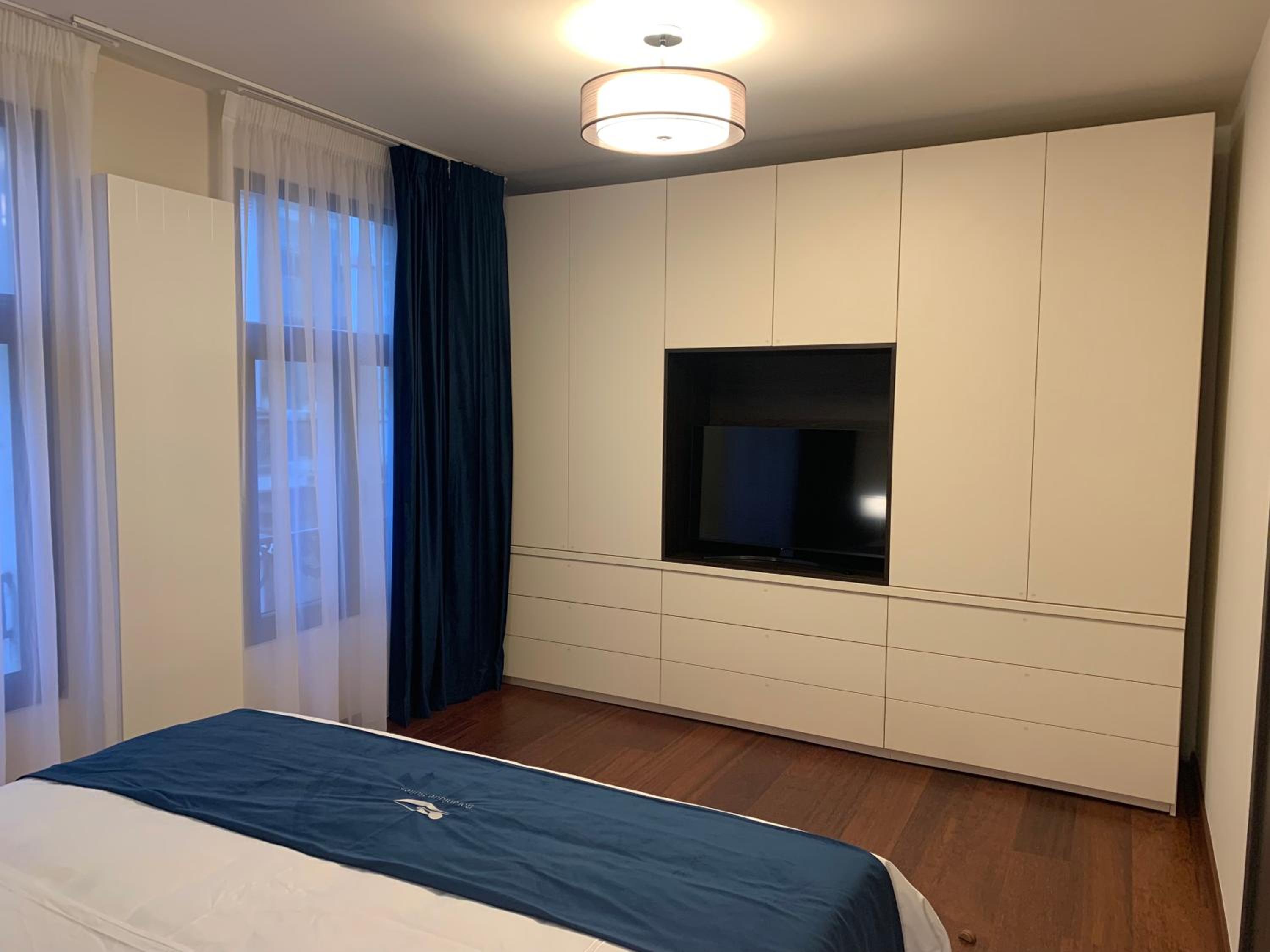Botanique Suites AirBnB, Antwerp