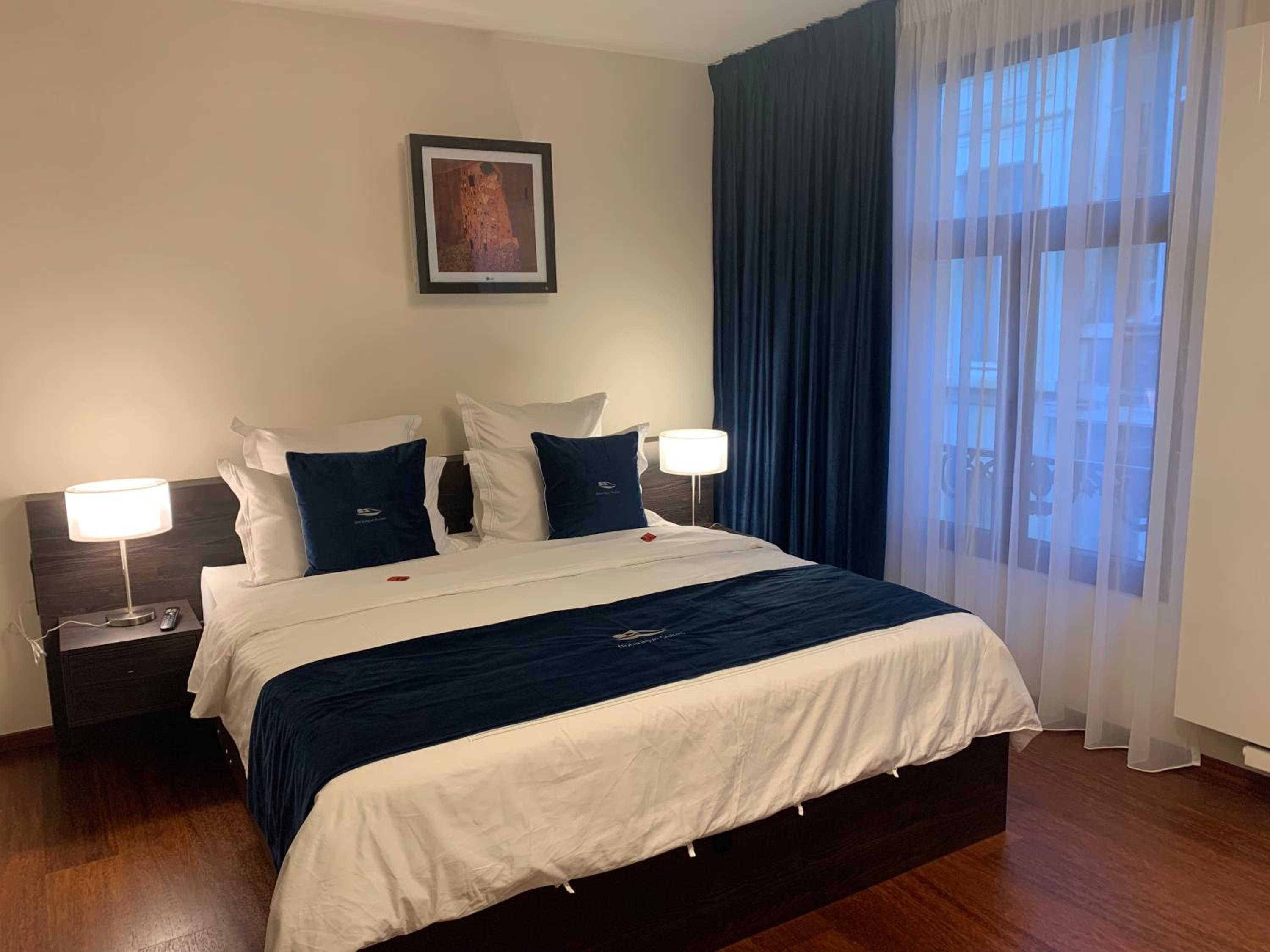 Botanique Suites AirBnB, Antwerp