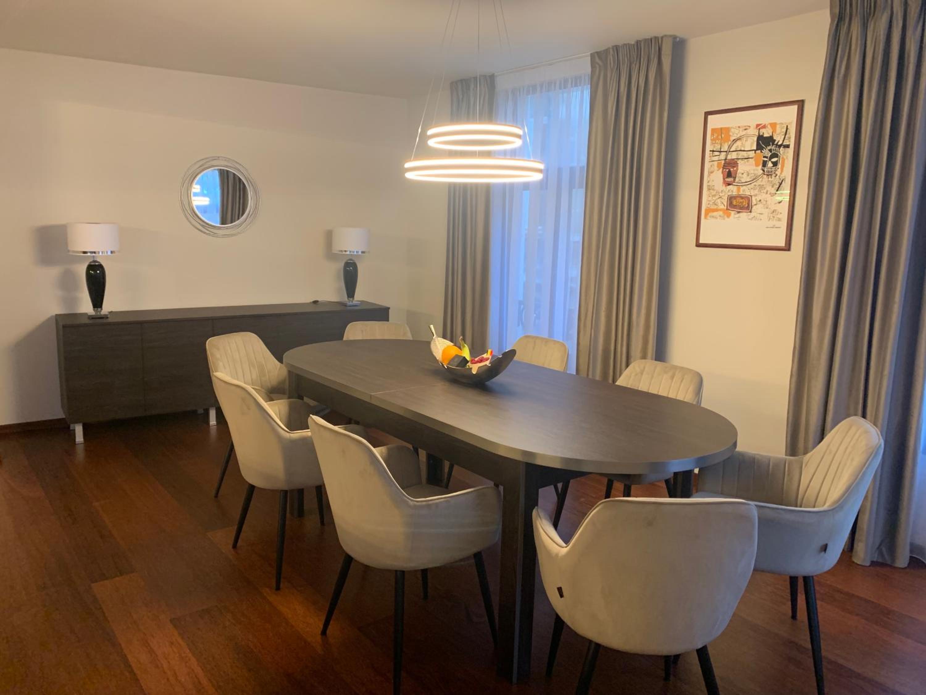 Botanique Suites AirBnB, Antwerp